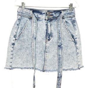 Pacsun super cute DENIM high waisted skirt belt 26